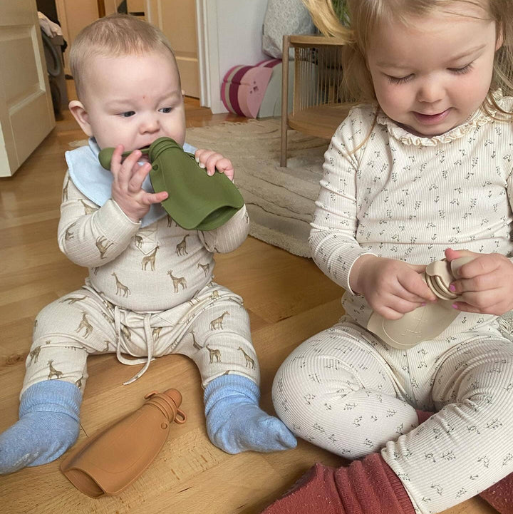 Smoothiepose med skje 120 ml (Mosegrønn)